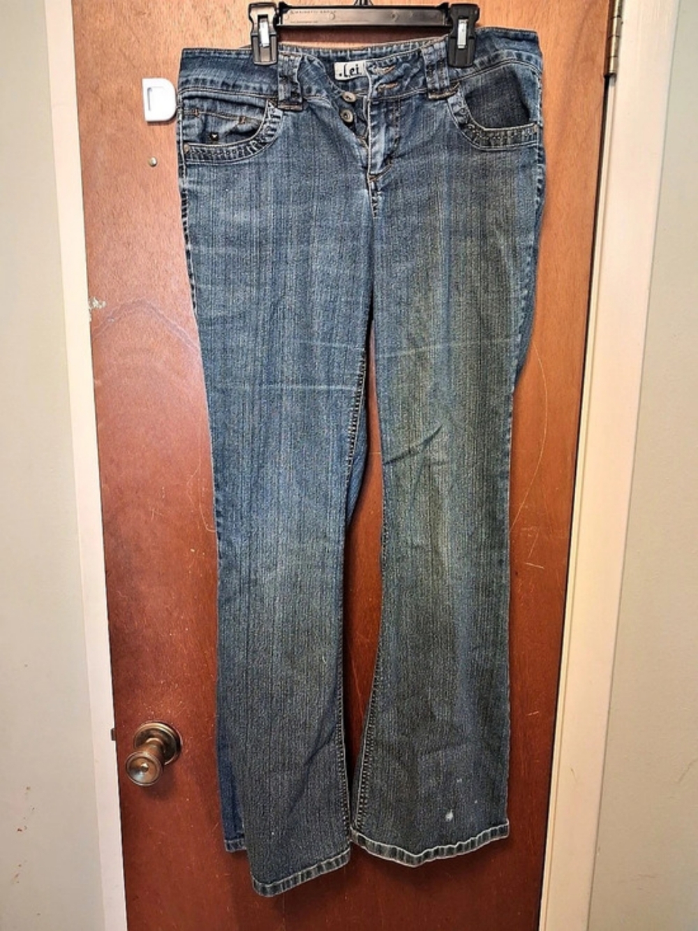 L.E.I. Ashley Trouble Bootcut Jeans. Blue Waist 7 - Picture 1 of 4